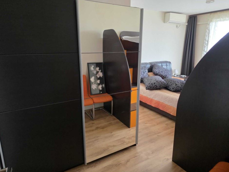 Przestronny apartament z dwiema sypialniami i widokiem na morze w Rawdzie