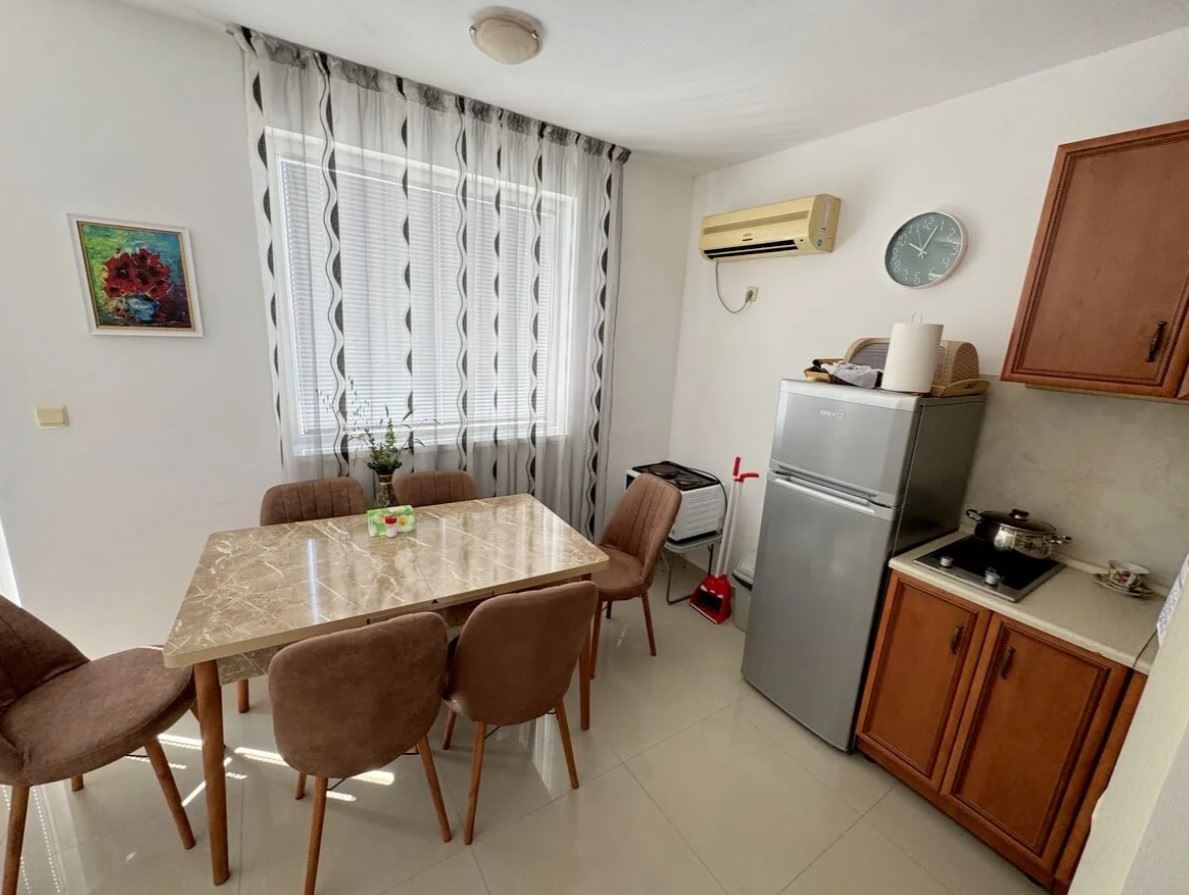 Apartament z jedną sypialnią w Rawdzie – w pełni umeblowany, w budynku mieszkalnym i 500 metrów od morza