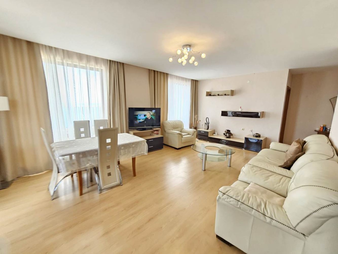 Święty Włas – apartament z trzema sypialniami z bezpośrednim panoramicznym widokiem na morze w kompleksie przy samej plaży