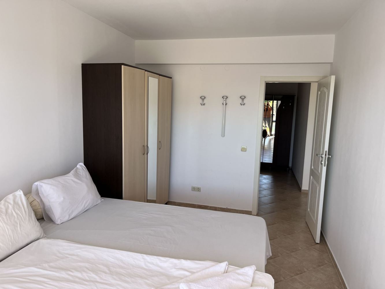 Mieszkanie dwusypialniowe w pełni umeblowane w kompleksie w Rawdzie, gotowe do zamieszkania