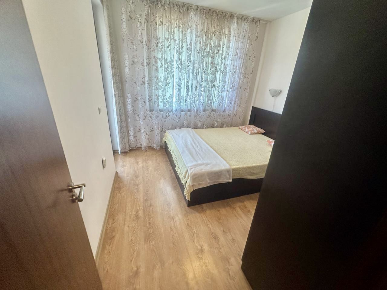 Przestronny apartament z jedną sypialnią z widokiem na zielony dziedziniec w Nessebarze