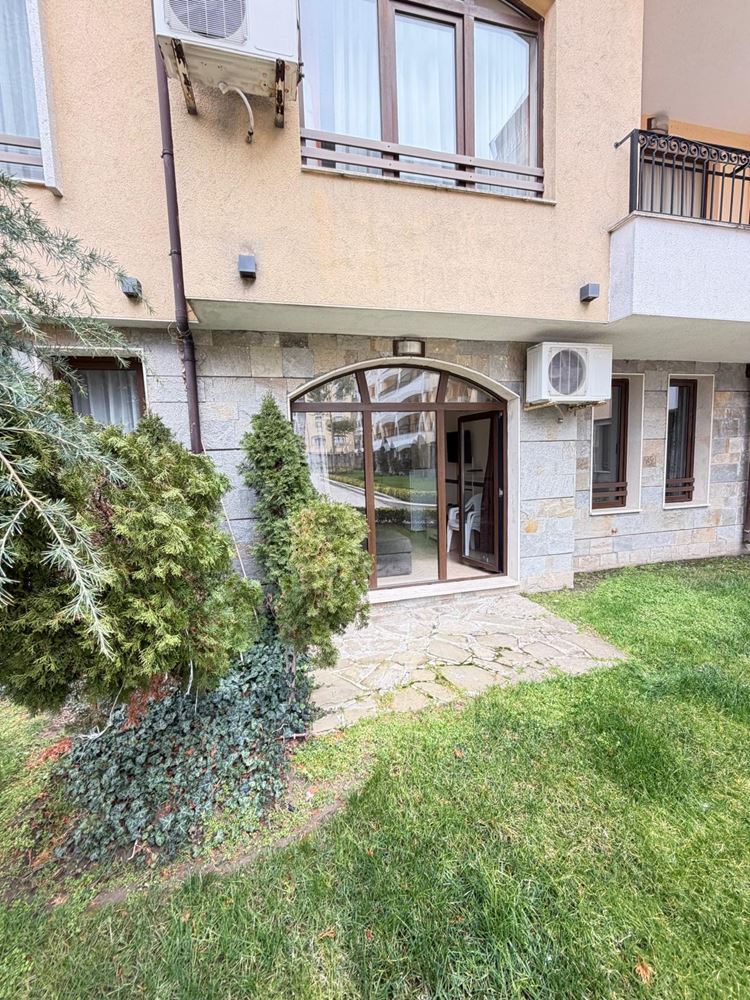 Przestronne mieszkanie z dwiema sypialniami z bezpośrednim dostępem do prywatnego ogrodu w Słonecznym Brzegu – komfort, luksus i przytulność