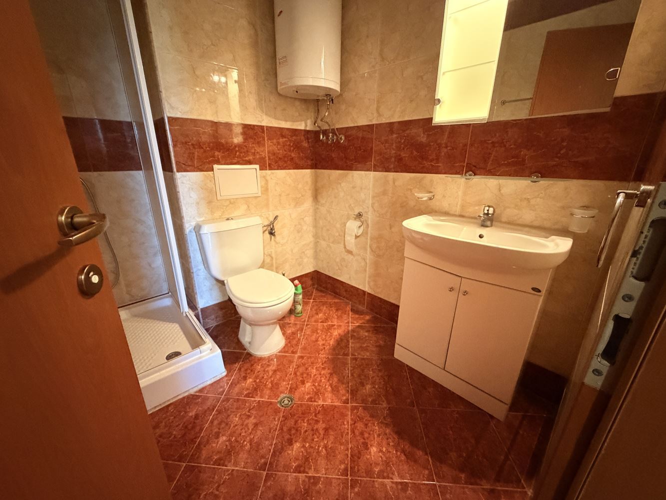 Apartament w absolutnie pierwszej linii w Świętym Własie! Przestronny apartament z jedną sypialnią z pięknym widokiem na morze