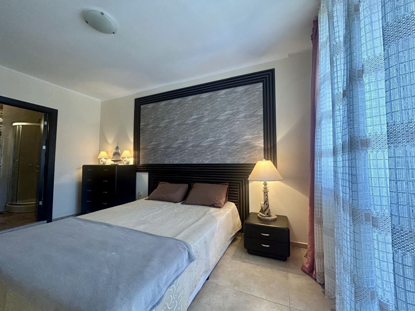 Przestronny apartament z dwiema sypialniami w Nesebyrze – w pełni umeblowany i gotowy do zamieszkania
