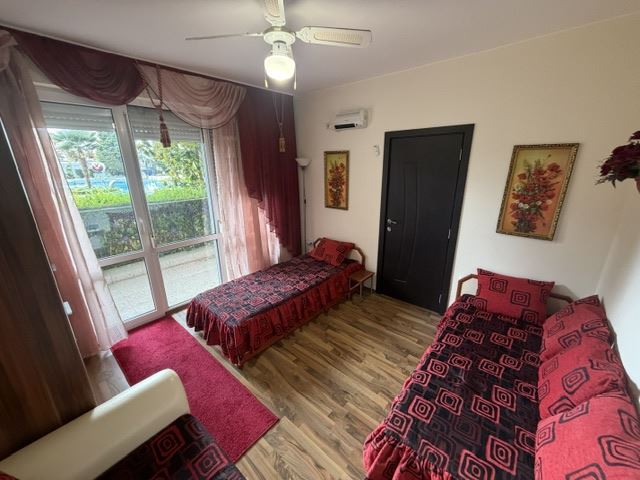 Przestronny apartament z trzema sypialniami, blisko morza, z doskonałą infrastrukturą kompleksu