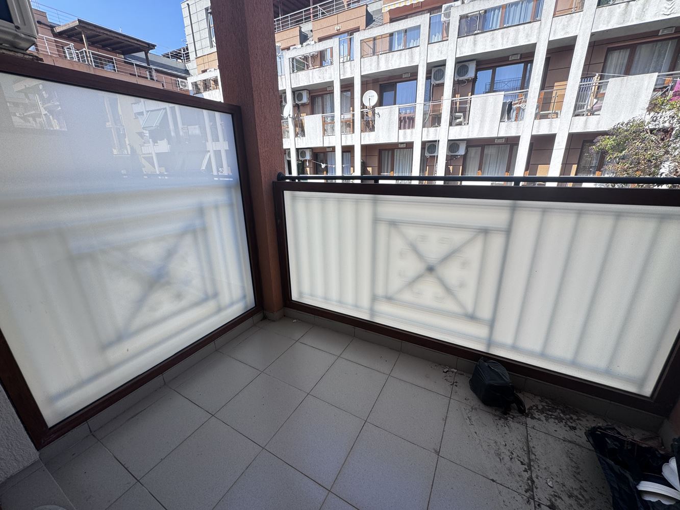 Mieszkanie dwupokojowe (z jedną sypialnią) z bezpośrednim dostępem do basenu w kompleksie „Viktorio“, Sveti Vlas – komfort i wakacyjny klimat