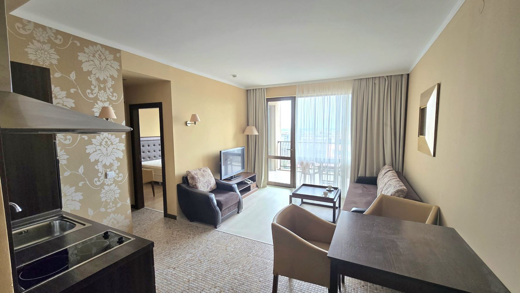  Eleganckie mieszkanie z jedną sypialnią w luksusowym kompleksie z udogodnieniami premium w Słonecznym Brzegu