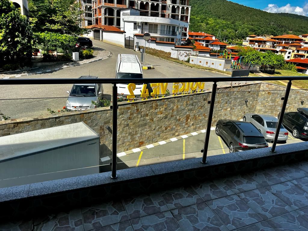 Przytulne mieszkanie 2-pokojowe z panoramicznym widokiem na morze i góry w Sveti Vlas