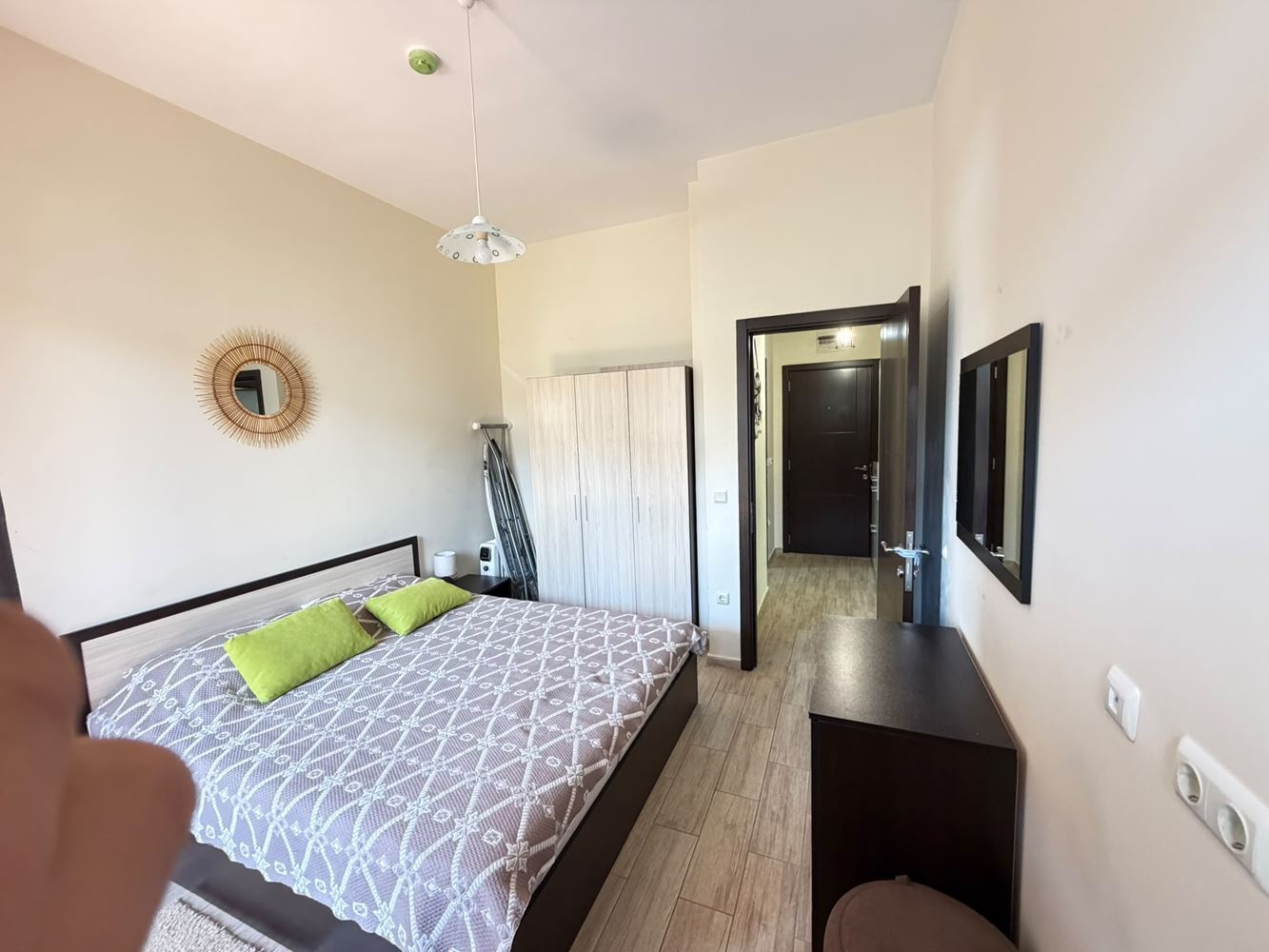 Luksusowy apartament z jedną sypialnią i widokiem na zieleń w prestiżowym kompleksie w Słonecznym Brzegu