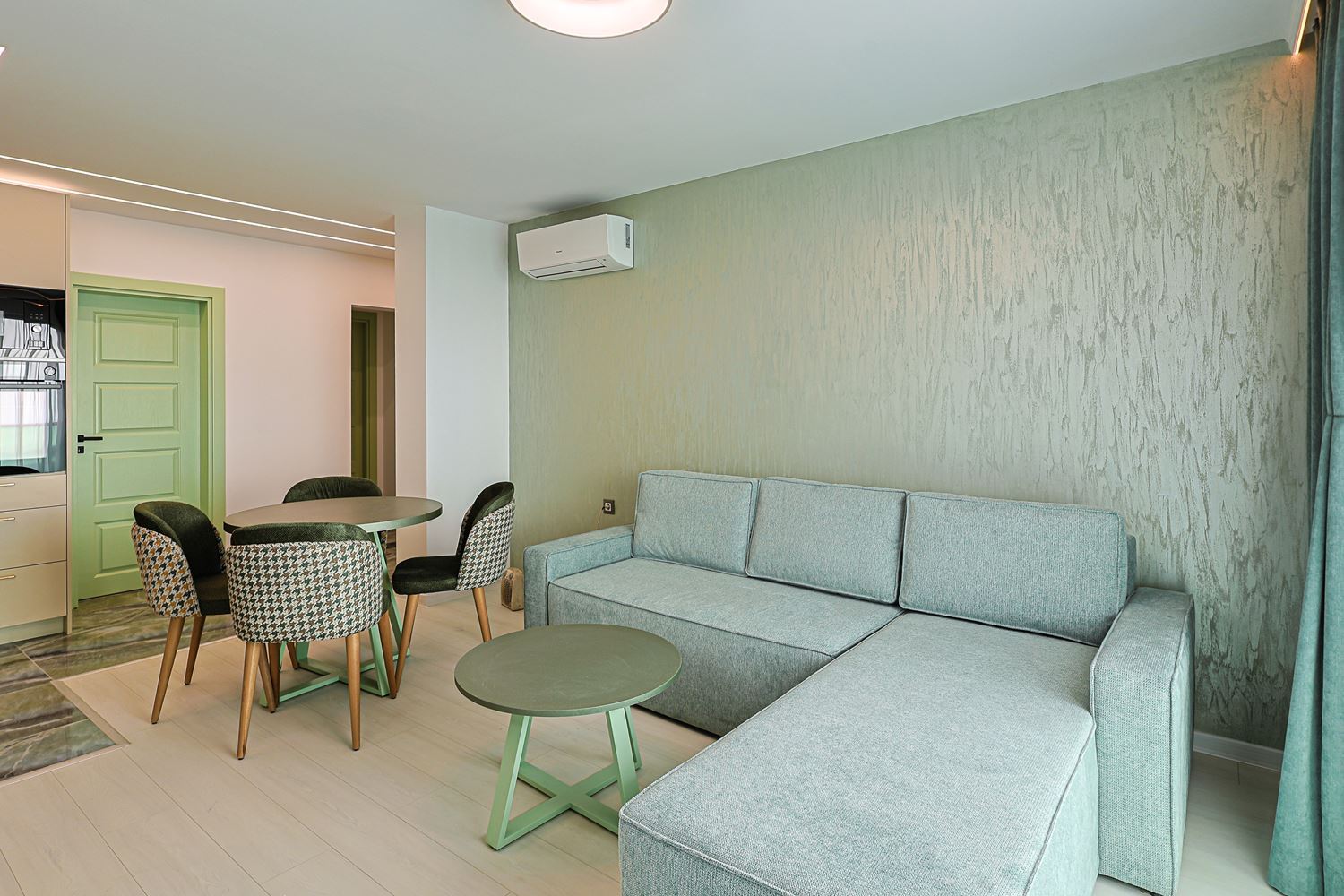 Apartament z dwiema sypialniami i panoramicznym widokiem na morze w spokojnym, zielonym kompleksie w Słonecznym Brzegu