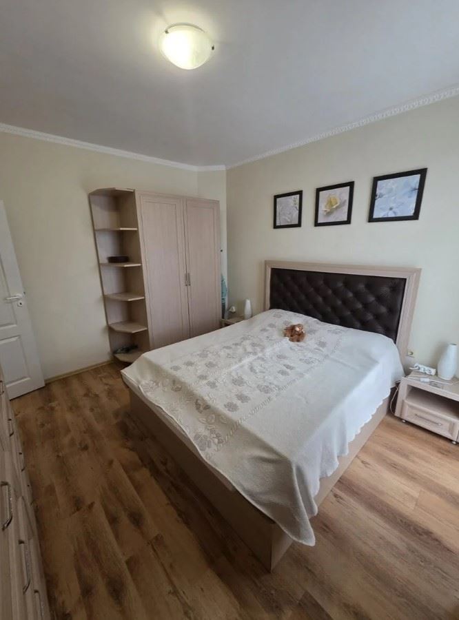 Przestronny apartament z jedną sypialnią w spokojnym kompleksie nad morzem w Rawdzie