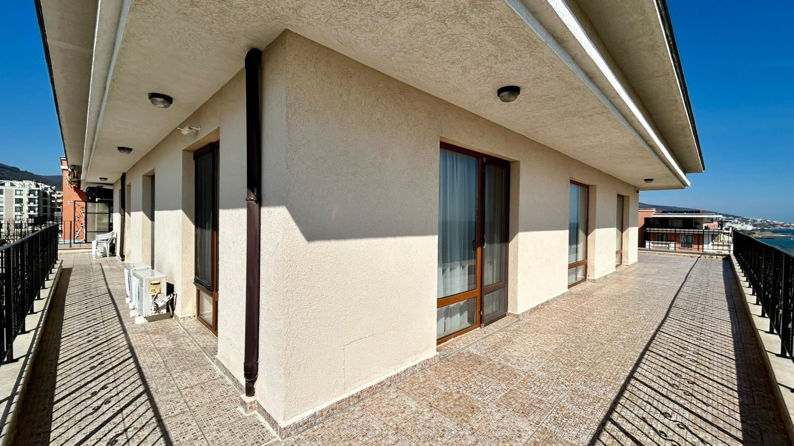 Święty Włas – apartament z trzema sypialniami z bezpośrednim panoramicznym widokiem na morze w kompleksie przy samej plaży