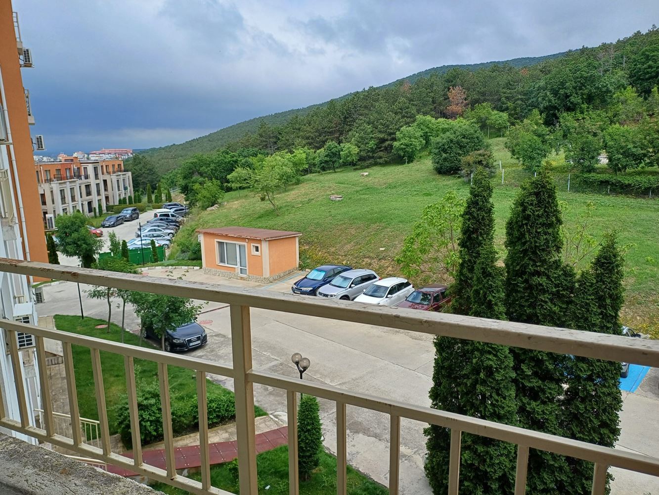 Apartament z jedną sypialnią w ekskluzywnym kompleksie w Sveti Vlas – imponujące widoki na góry