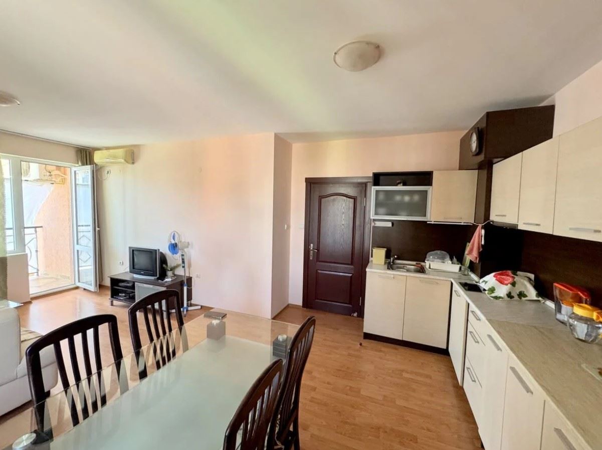 Przestronny apartament z jedną sypialnią 200 metrów od morza w Rawdzie – komfortowy dom nad brzegiem morza