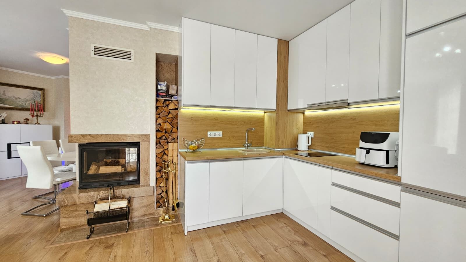 Przestronny penthouse z panoramicznym tarasem i sauną w nowoczesnym kompleksie mieszkaniowym w Słoneczny Brzeg