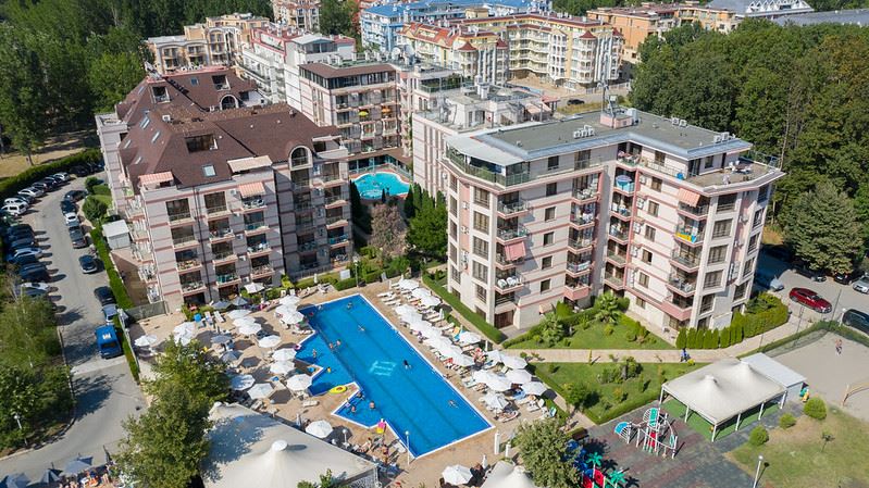 Przytulny apartament z jedną sypialnią z widokiem na basen i tereny zielone w świetnym kompleksie w Słonecznym Brzegu