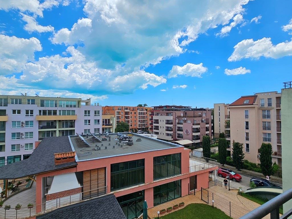 Ekskluzywne 2-pokojowe mieszkanie z panoramicznym widokiem na basen w Słonecznym Brzegu