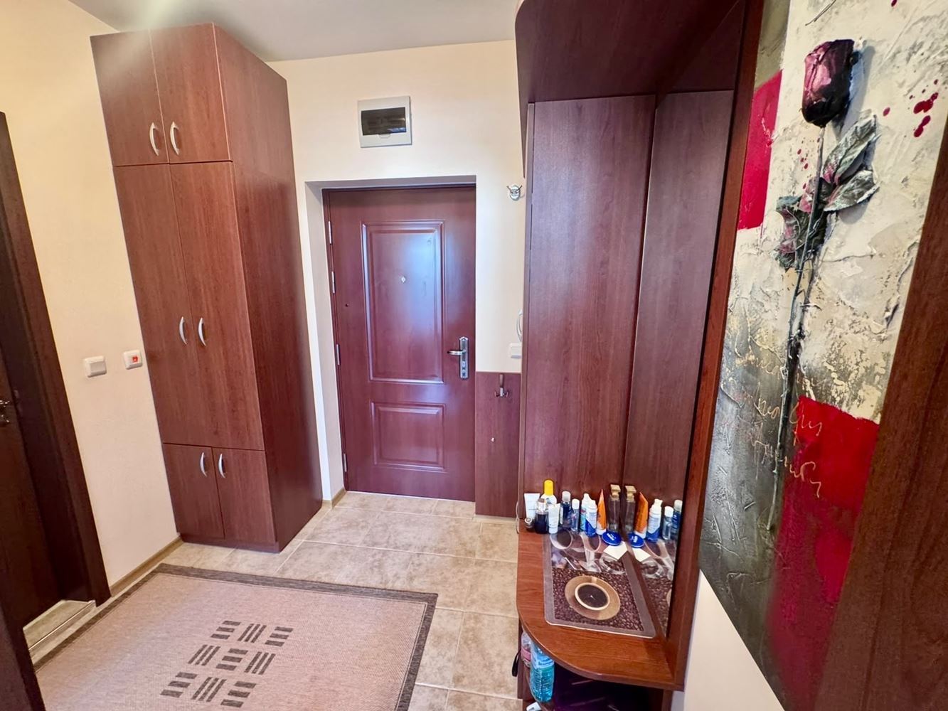 Komfortowy apartament z jedną sypialnią, przestronnym tarasem i widokiem na basen w luksusowym kompleksie w Nesebyrze