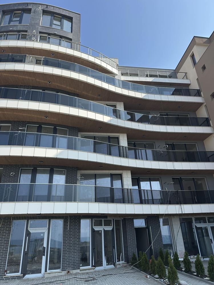 Mieszkanie trzypokojowe z panoramicznym widokiem na morze w Pomorie – pierwsza linia brzegowa, Plaża Południowa i brak opłaty za utrzymanie!