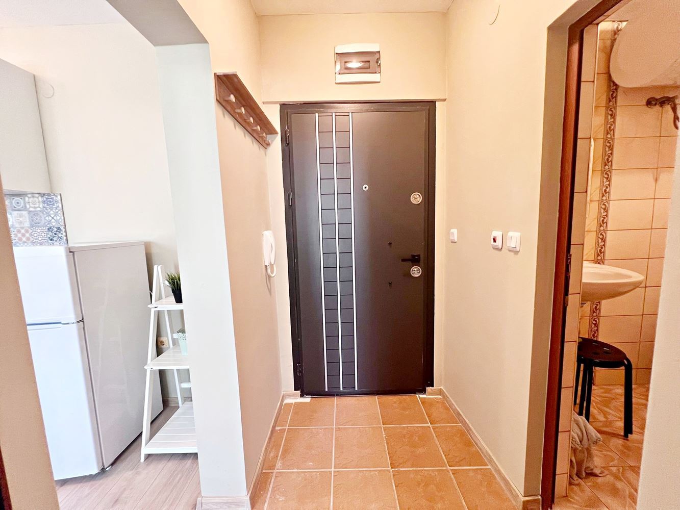 Stylowe mieszkanie z jedną sypialnią z niską opłatą za utrzymanie w doskonałym kompleksie w Słonecznym Brzegu – gotowe do zamieszkania lub inwestycji