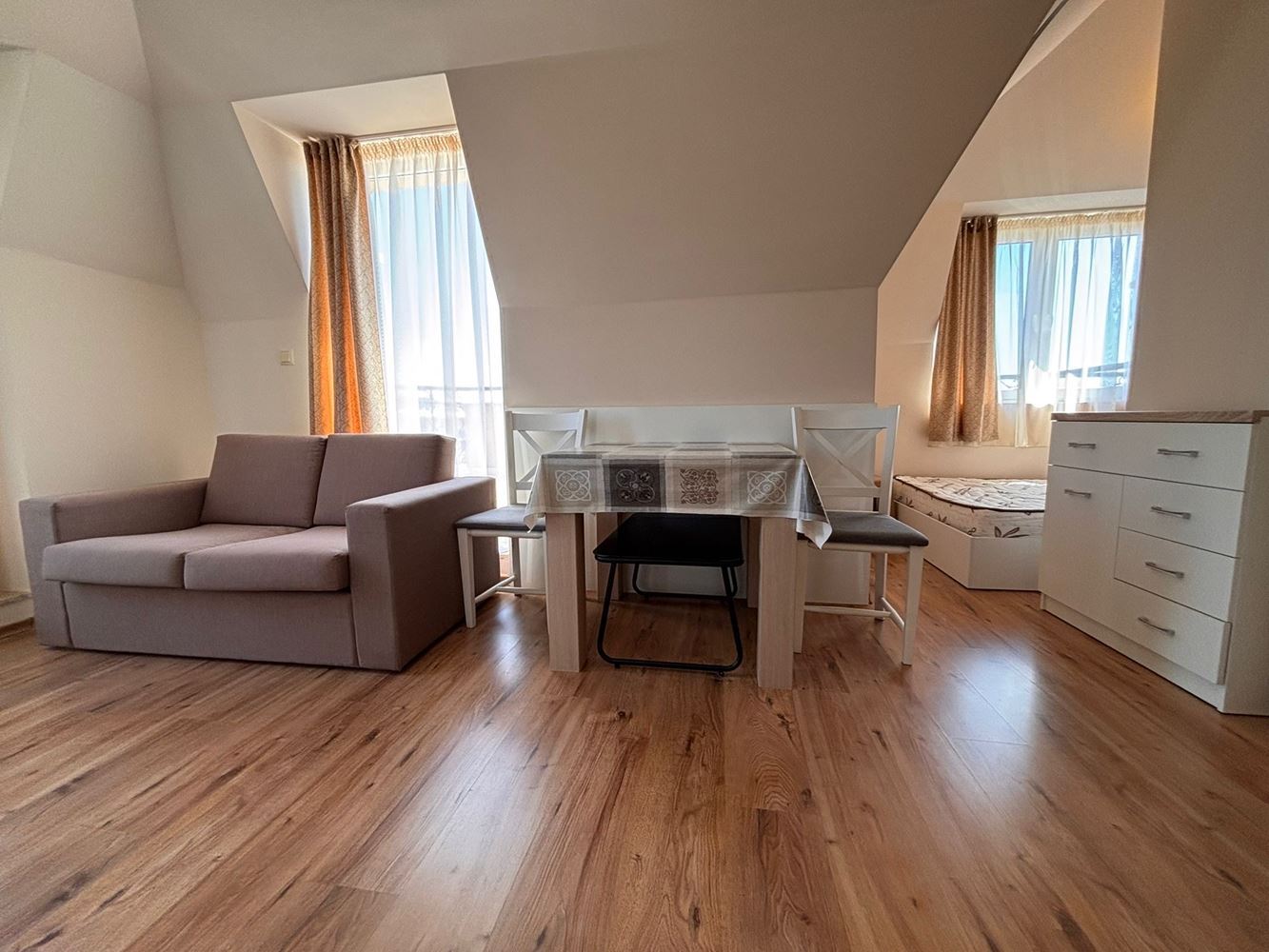  Eleganckie studio z panoramicznym tarasem w luksusowym kompleksie w Słonecznym Brzegu