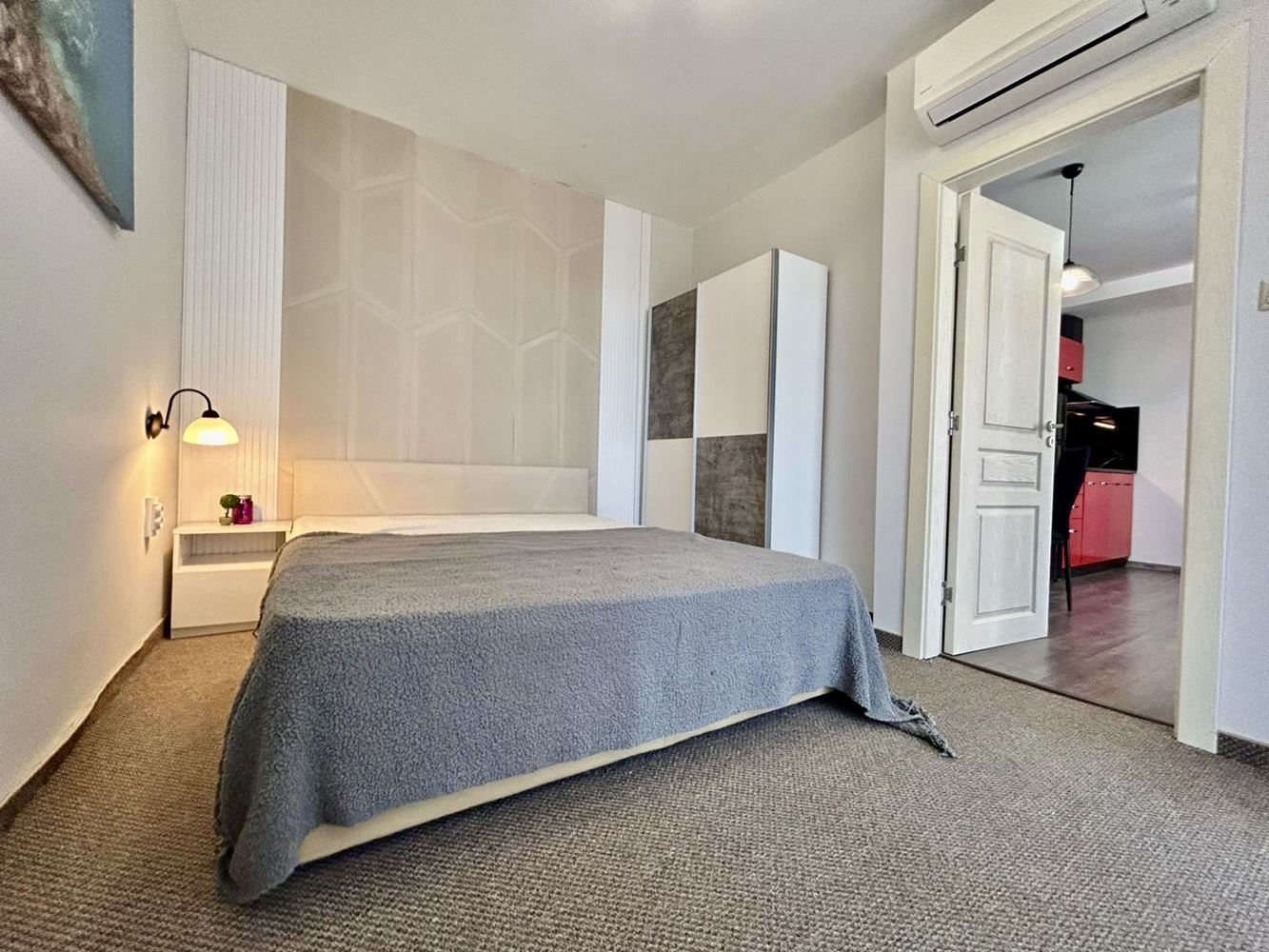 Apartament z jedną sypialnią i dwoma przestronnymi tarasami w Słonecznym Brzegu – w pełni umeblowany i gotowy do użytkowania