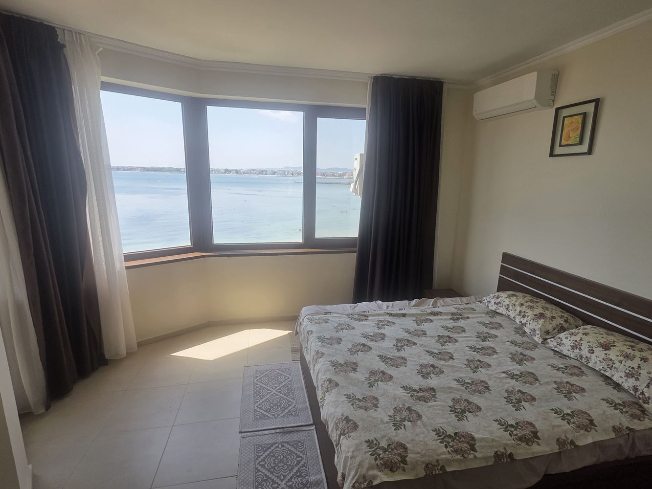 Apartament z jedną sypialnią w pierwszej linii z frontalnym widokiem na morze w Nessebarze