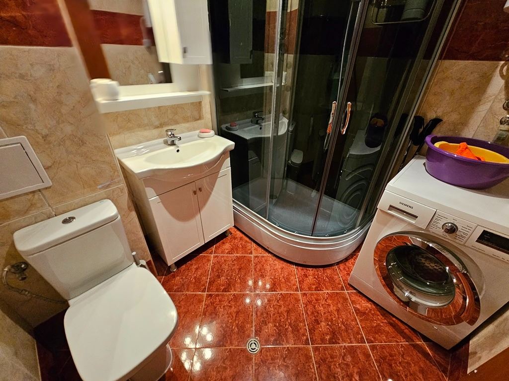 Luksusowy apartament panoramiczny na pierwszej linii morza z dwiema sypialniami i ogromnym tarasem