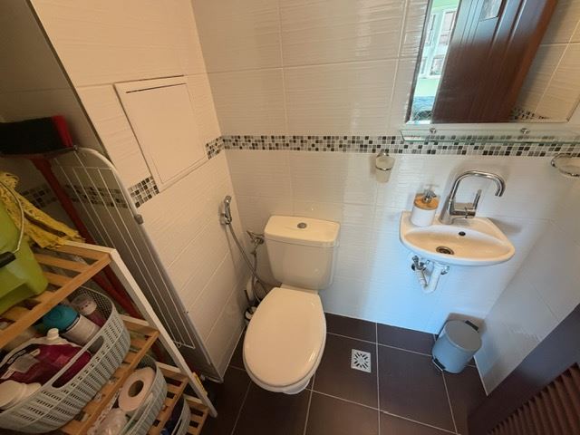 Przestronny apartament z 2 sypialniami w pierwszej linii brzegowej z frontalnym panoramicznym widokiem na morze