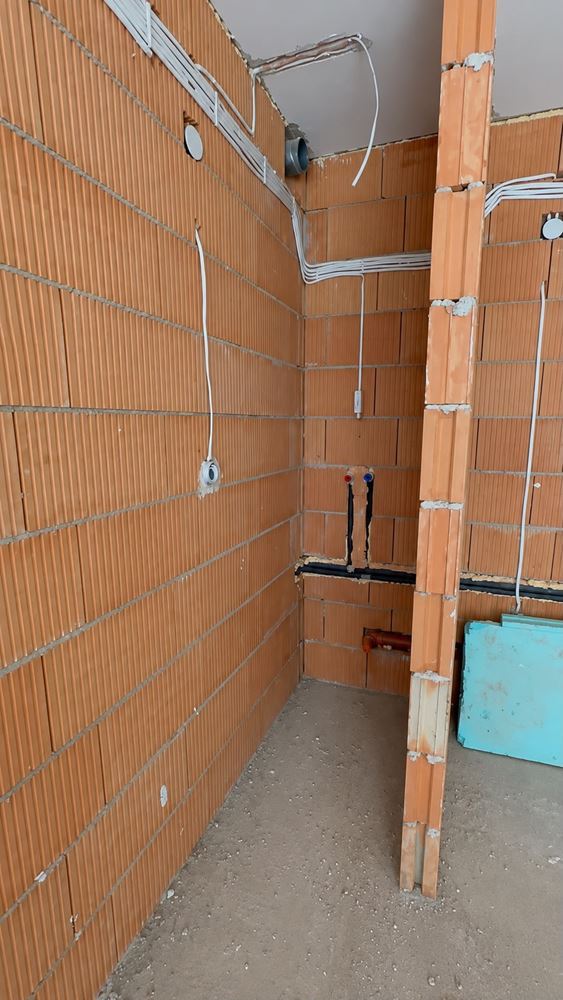 Apartament z prywatnym ogródkiem 100 m od morza w Sarafowie – nowa inwestycja, przed Aktem 15