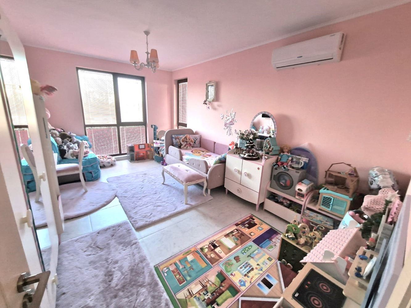 Ekskluzywny apartament z trzema sypialniami – najwyższy standard życia i dyskretny luksus