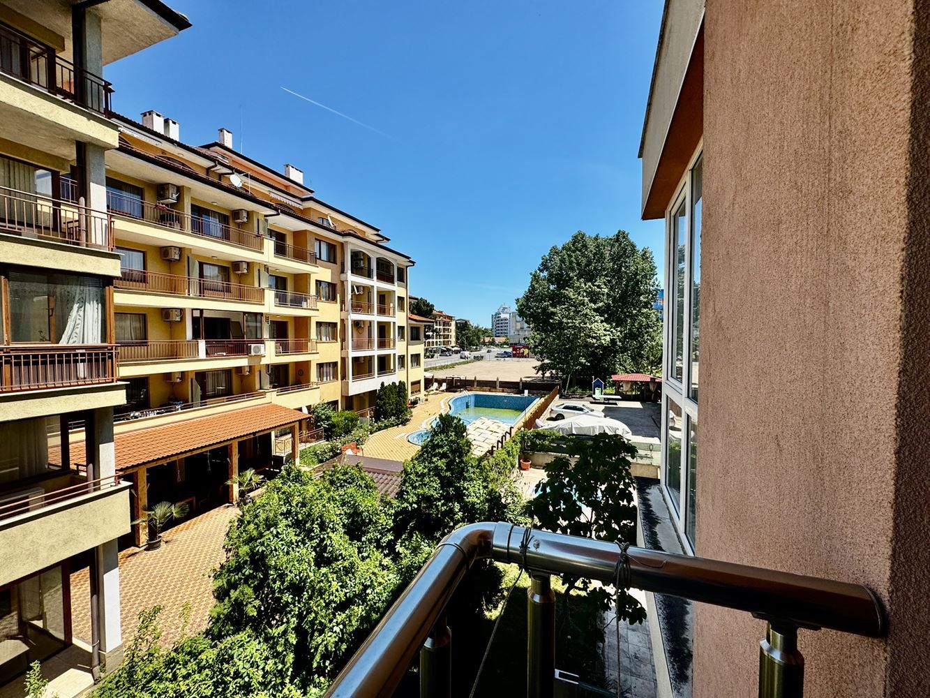 Odkryj swój nowy dom nad morzem - apartament z dwiema sypialniami w centralnej części Słonecznego Brzegu