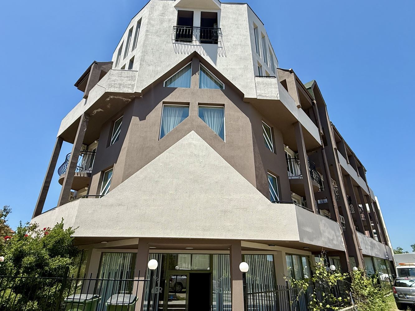 Kompaktowe i funkcjonalne studio w Ravdzie – gotowe do zamieszkania