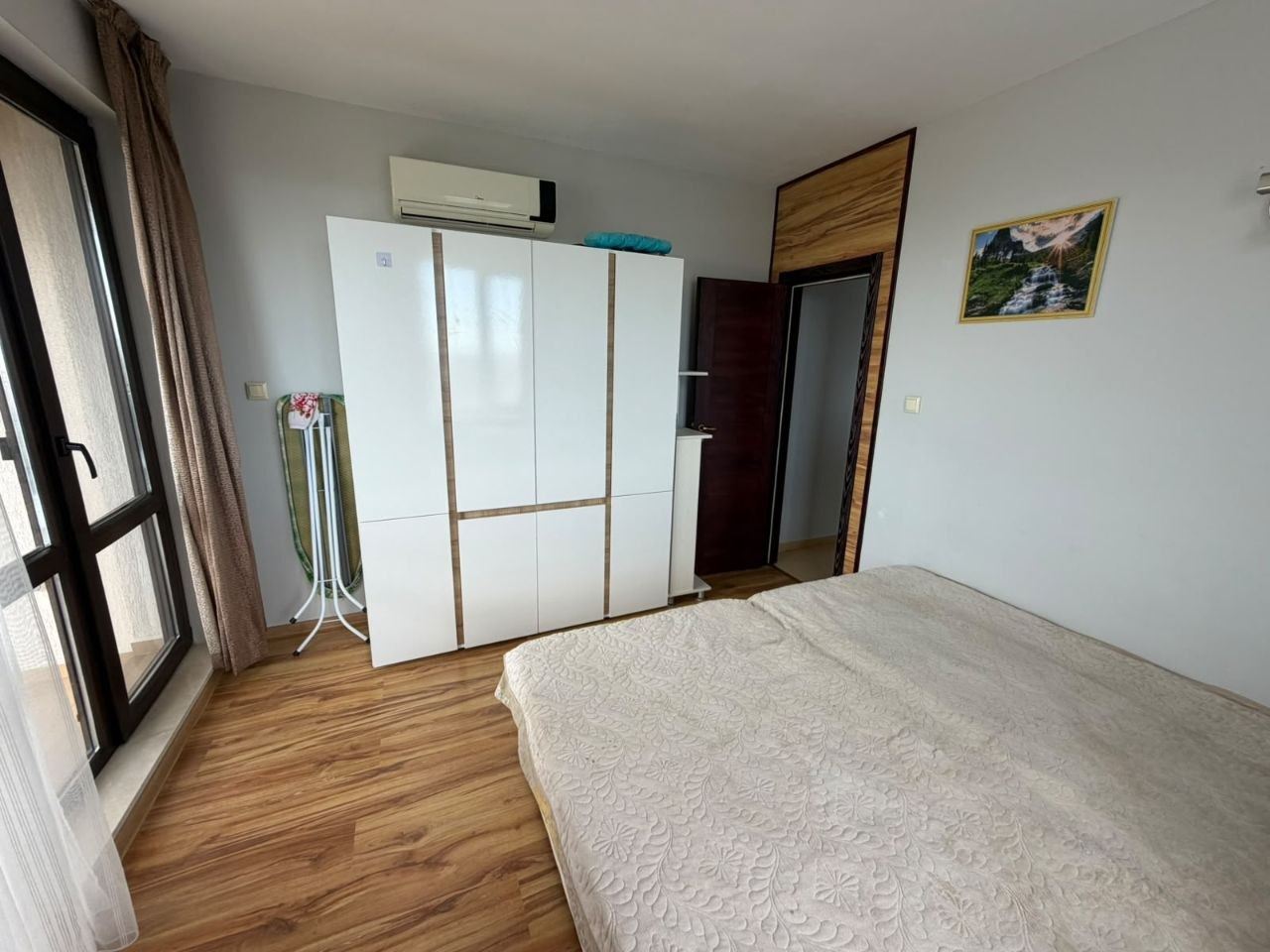 Stylowy apartament z jedną sypialnią z widokiem na morze w prestiżowym kompleksie w Świętym Własie – idealny na wypoczynek i inwestycję