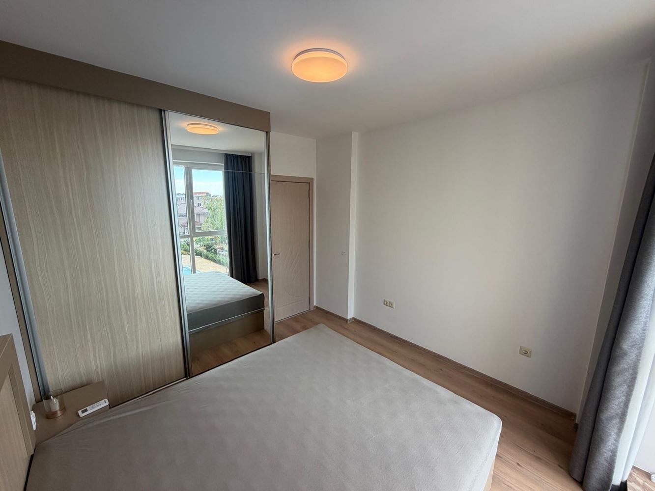 Apartament z 2 sypialniami w nowoczesnym kompleksie z pięknym otoczeniem zieleni w Rawdzie