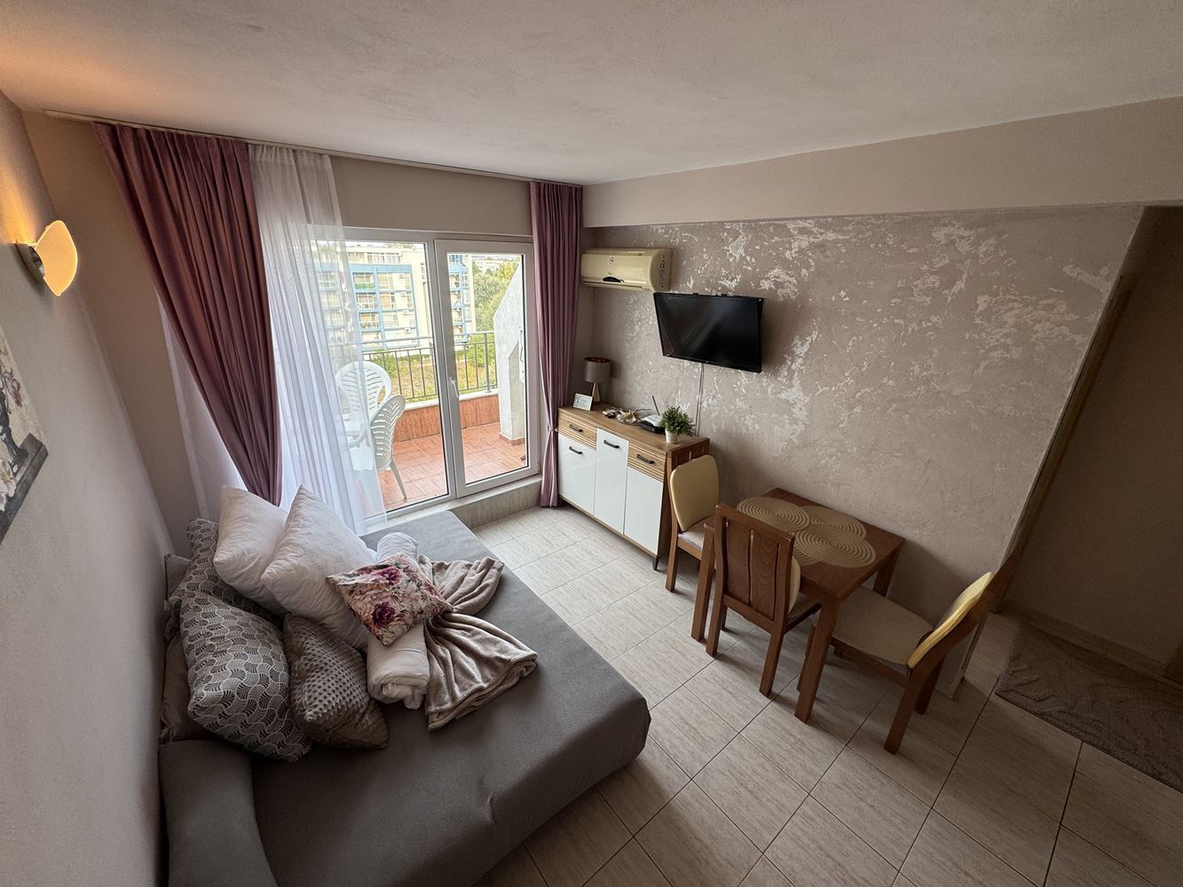 Apartament z jedną sypialnią i panoramicznym widokiem w sercu Słonecznego Brzegu