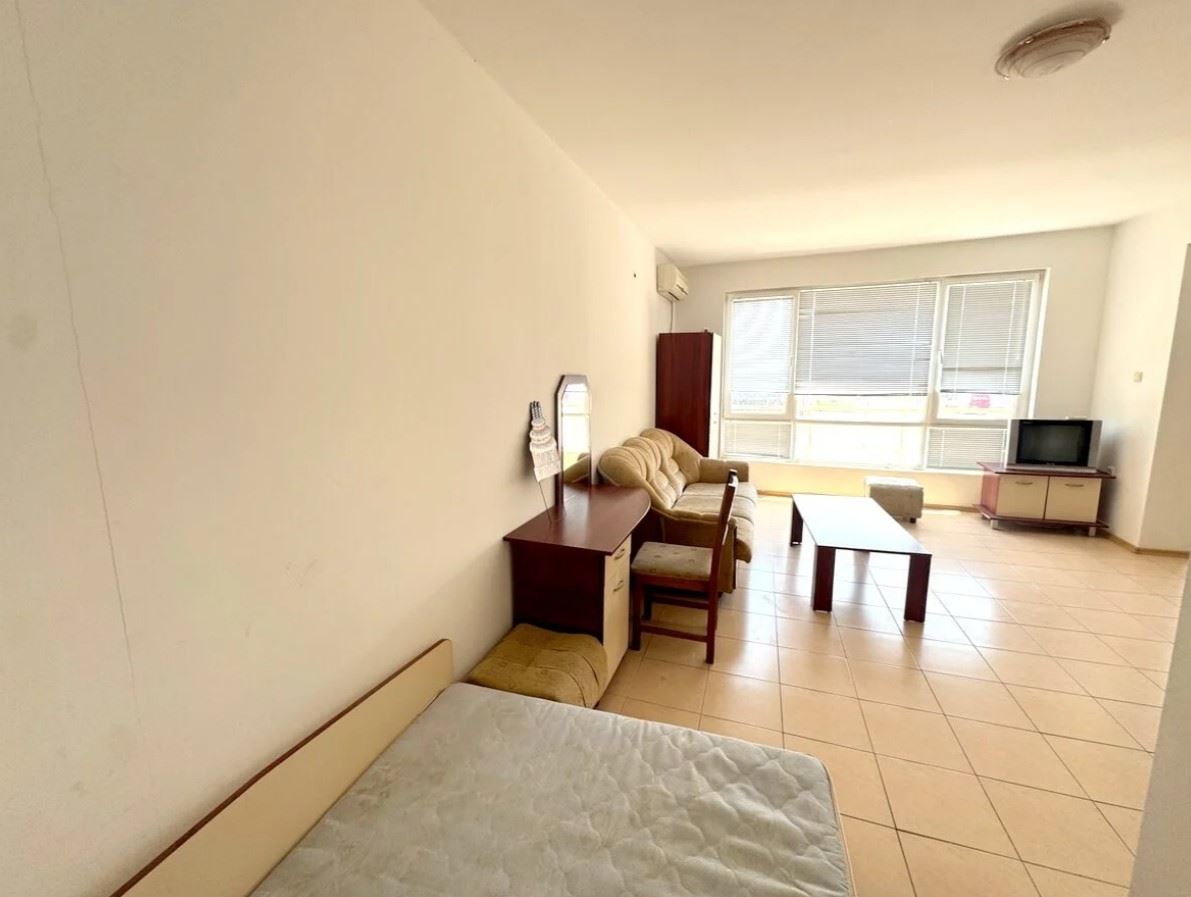 Apartament z jedną sypialnią 300 metrów od plaży w Słonecznym Brzegu – doskonała okazja do remontu i inwestycji