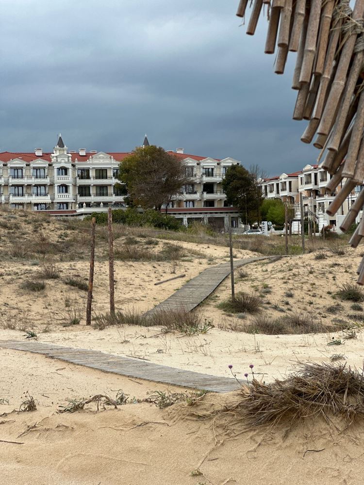 Przytulne mieszkanie 2-pokojowe kilka kroków od plaży Kavatsi – komfort, spokój i śródziemnomorski klimat nad morzem