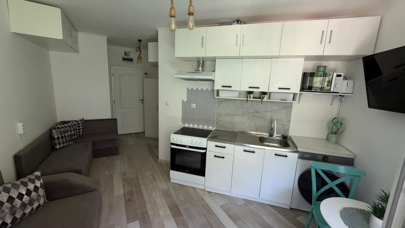 Luksusowe studio z dużą werandą w prestiżowym kompleksie w Słonecznym Brzegu – komfort, zieleń i relaks SPA