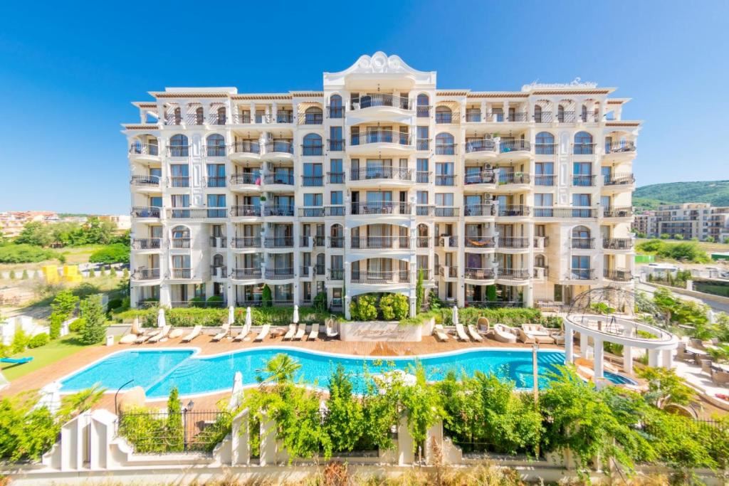Luksusowy apartament z jedną sypialnią i widokiem na morze w prestiżowym kompleksie 200 metrów od plaży w Sveti Vlas
