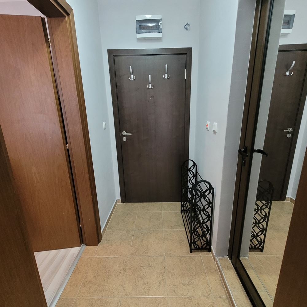 Przytulny apartament z jedną sypialnią z nowym wyposażeniem w zamkniętym kompleksie nad morzem w kurorcie Elenite