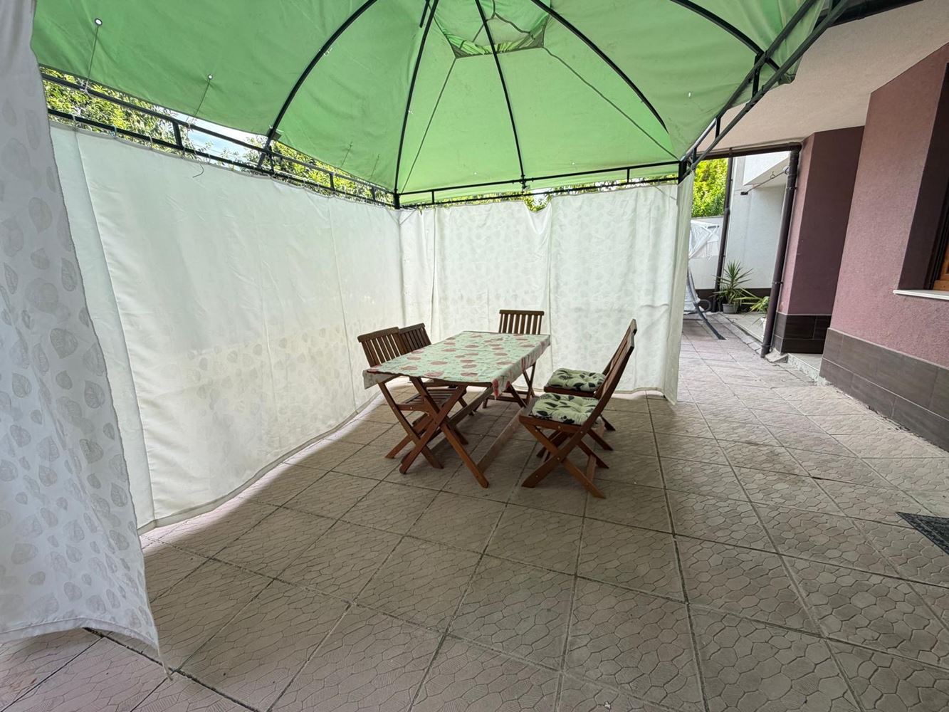 Przytulny apartament z jedną sypialnią w Sarafowie – prywatne wejście, bez opłaty za utrzymanie, idealny do całorocznego zamieszkania