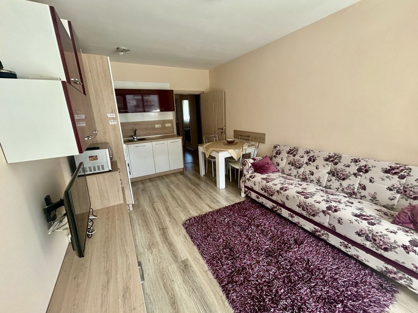 Komfortowy apartament z jedną sypialnią z bezpośrednim wyjściem do basenu w Nesebyrze – wyjątkowo wygodna oferta