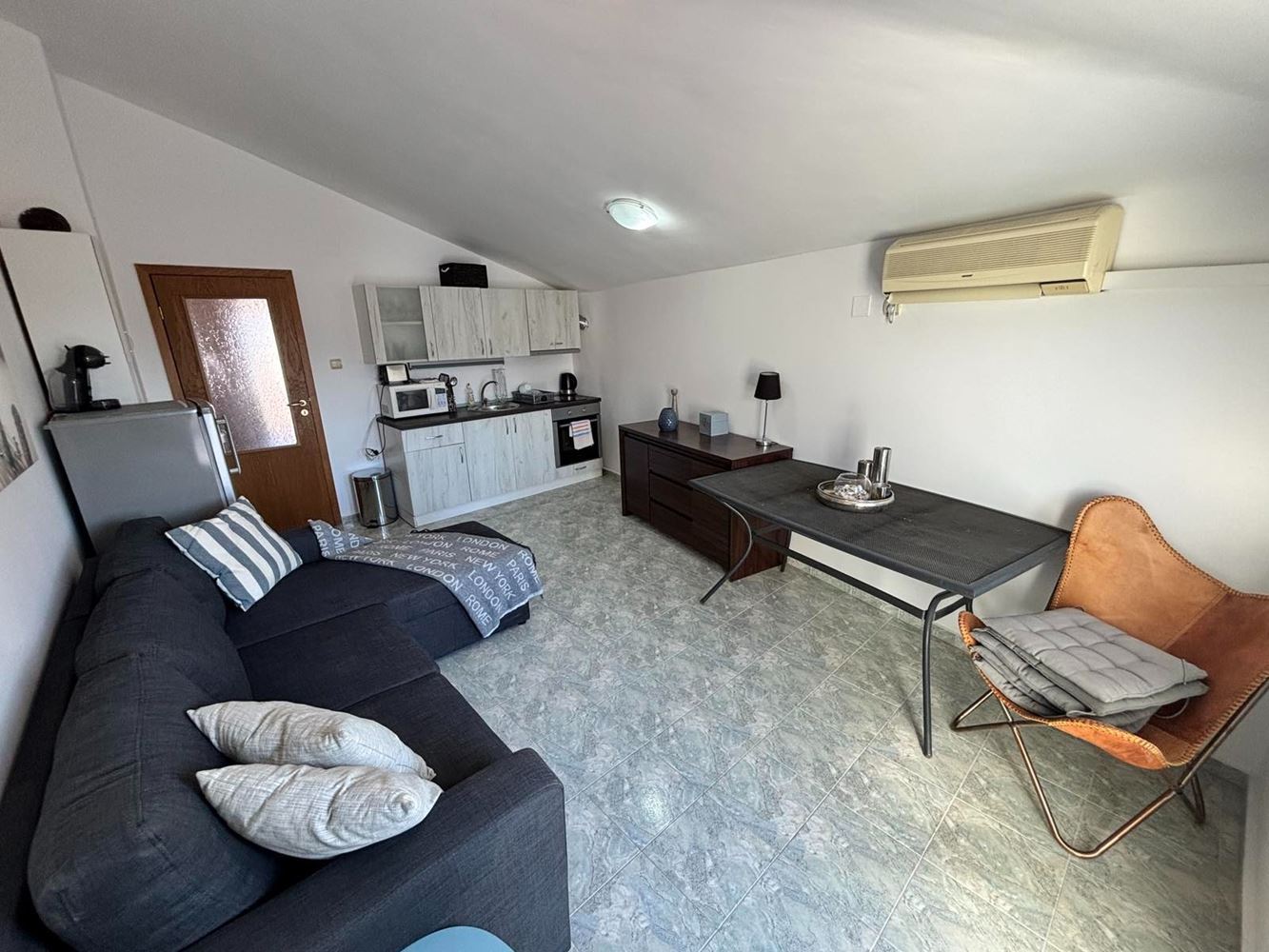 Apartament z dwiema sypialniami i panoramicznym widokiem na morze w Sveti Vlas