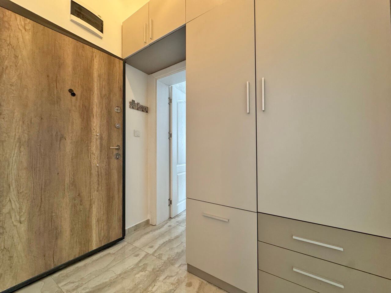 Przestronny apartament z jedną sypialnią, dużym tarasem i widokiem na basen w Słonecznym Brzegu