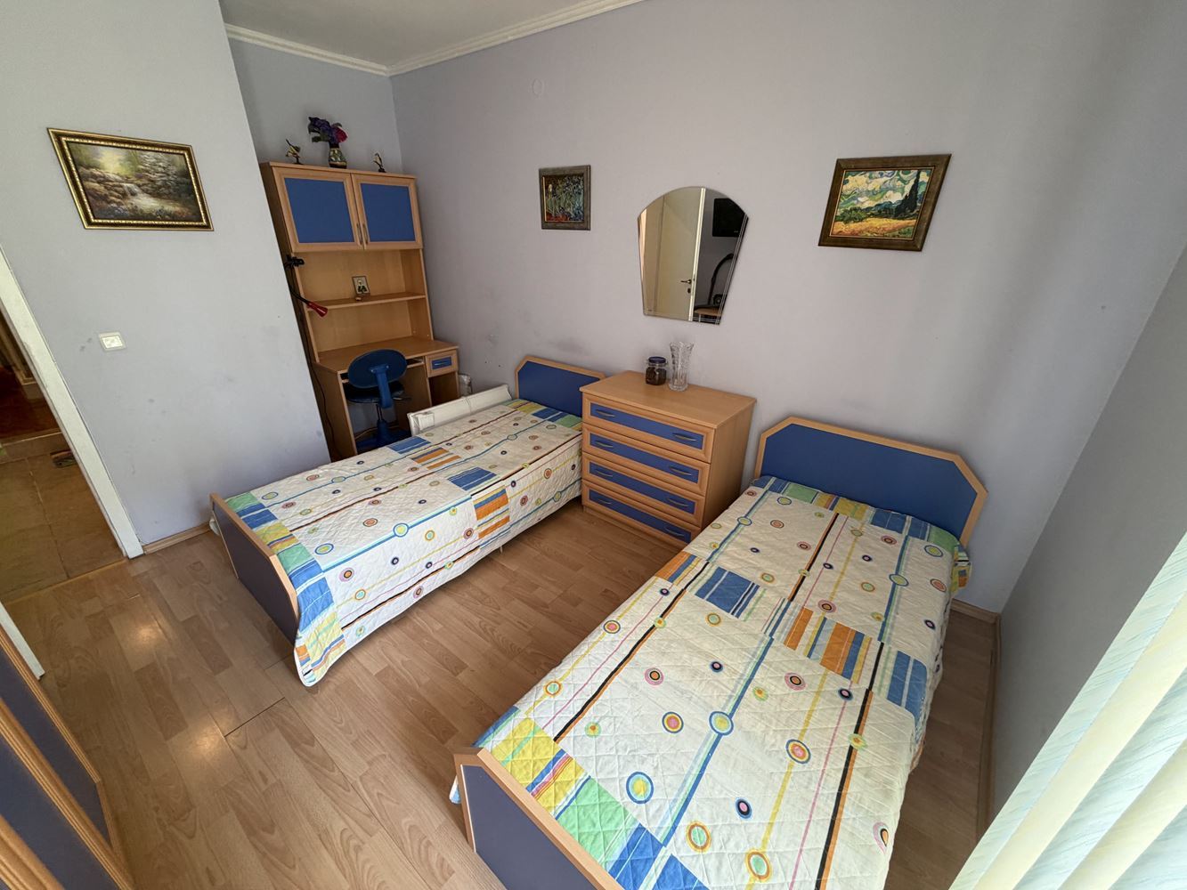 Apartament z jedną sypialnią, przestronnym tarasem i widokiem na morze w Sveti Vlas – 300 metrów od plaży