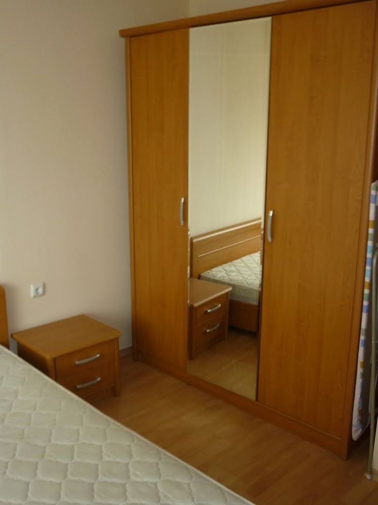  W pełni umeblowane mieszkanie z jedną sypialnią na pierwszej linii brzegowej z widokiem na morze w Elenite