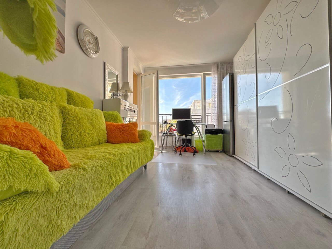 Przestronne umeblowane studio w Sveti Vlas – 200 metrów od plaży, z luksusowym centrum SPA i doskonałymi udogodnieniami