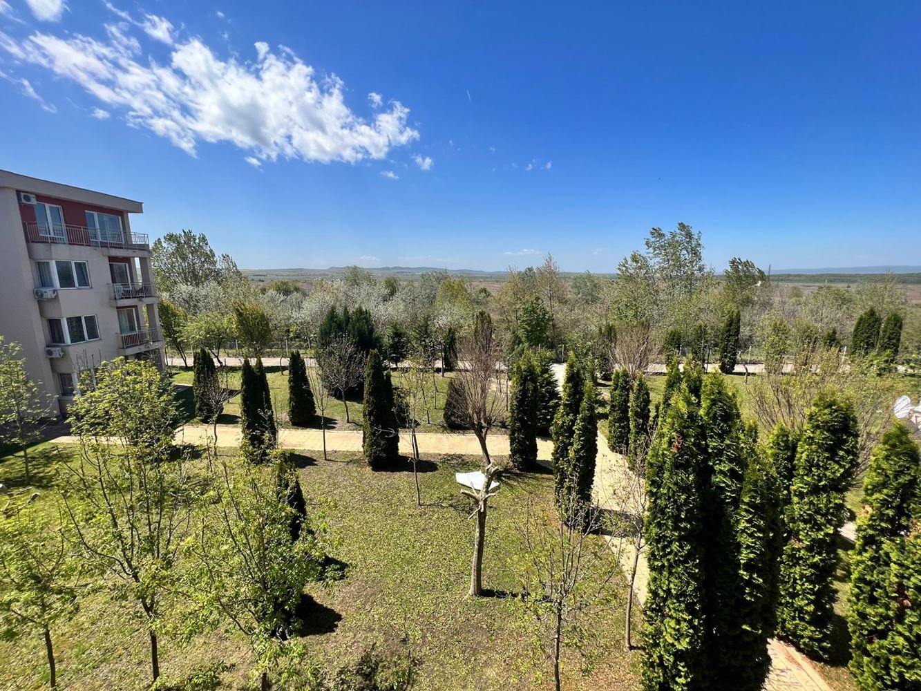 Przestronne i w pełni umeblowane studio w Słonecznym Brzegu – gotowe do zamieszkania lub inwestycji