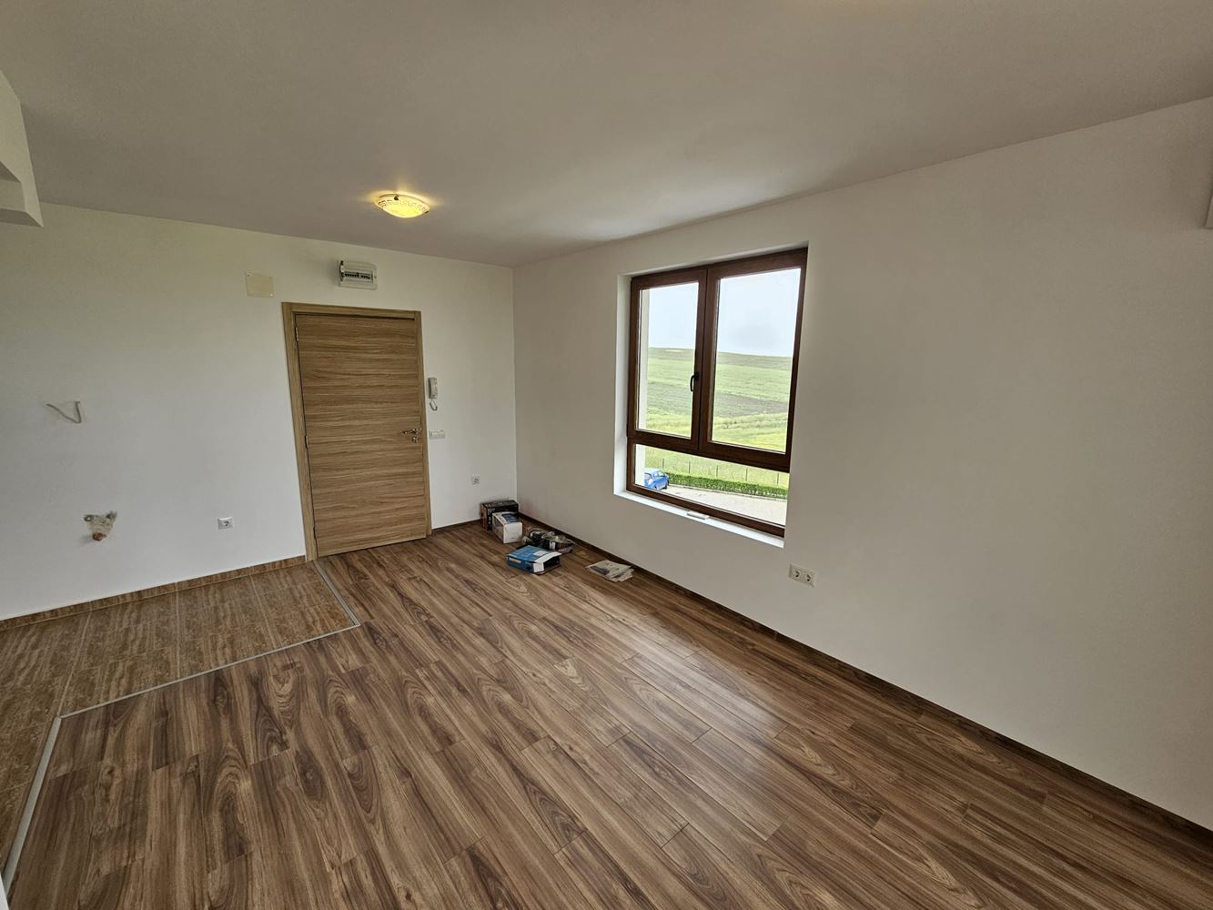 Dwupokojowe mieszkanie z panoramicznym widokiem w spokojnym kompleksie koło Aheloy